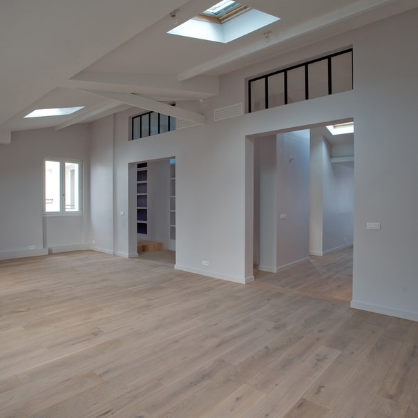 Magnifique loft parisien – sous les toits | HUGGY Rénovation appartement Paris 7è