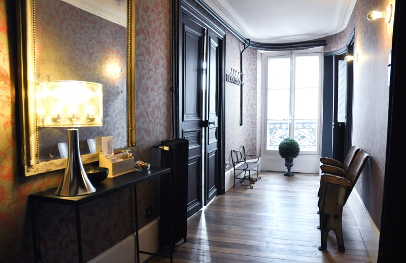 Travaux d'aménagement d'un salon dans un appartement parisien