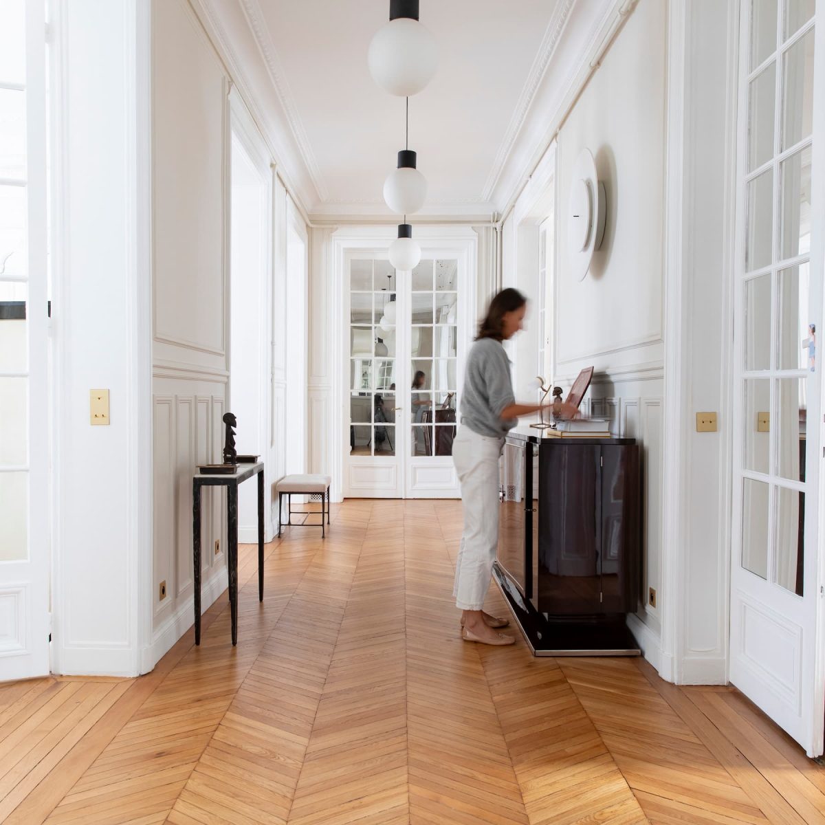 Un appartement haussmannien rénové avec élégance