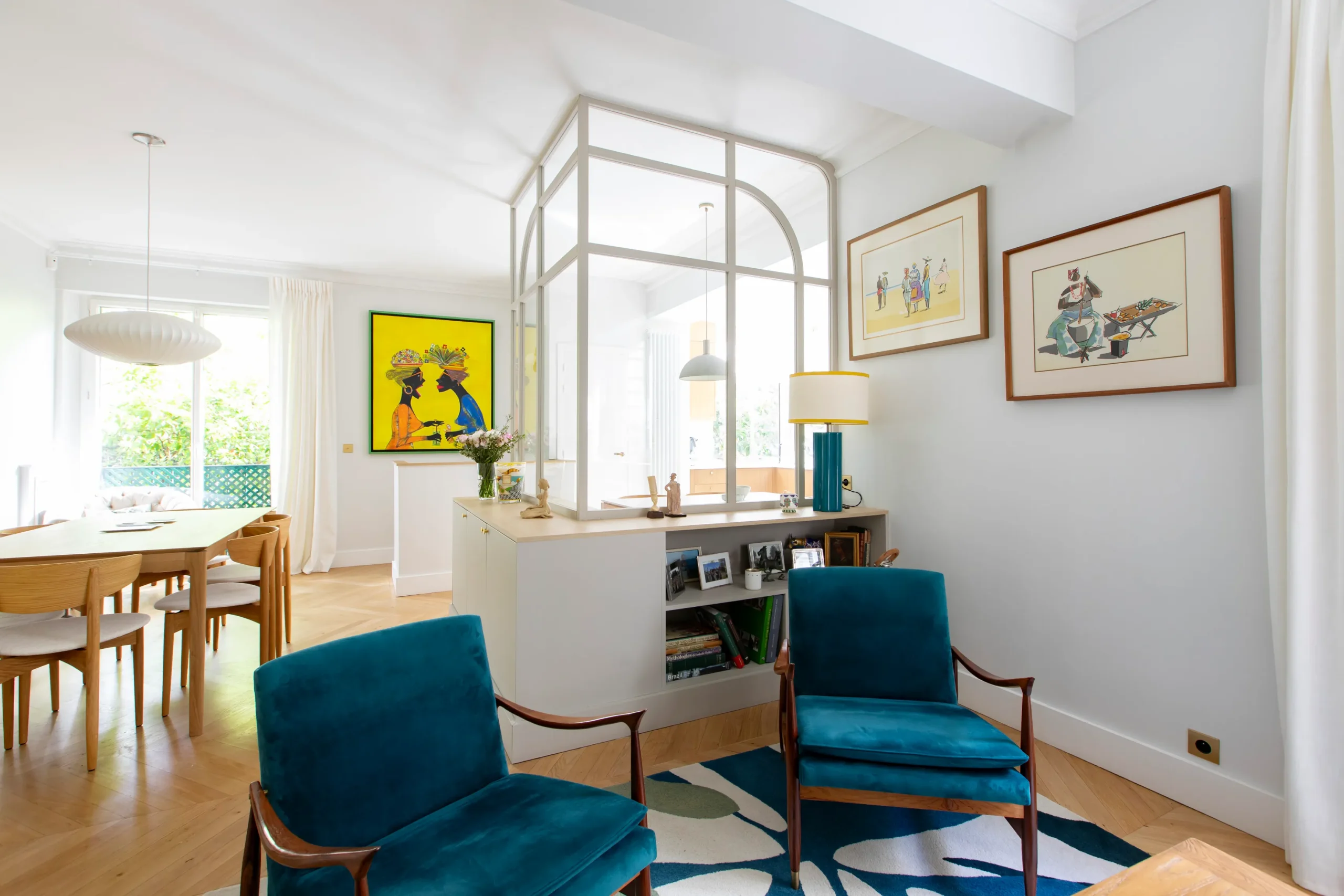 | HUGGY Salon, salle à manger et verrière de séparation avec la cuisine